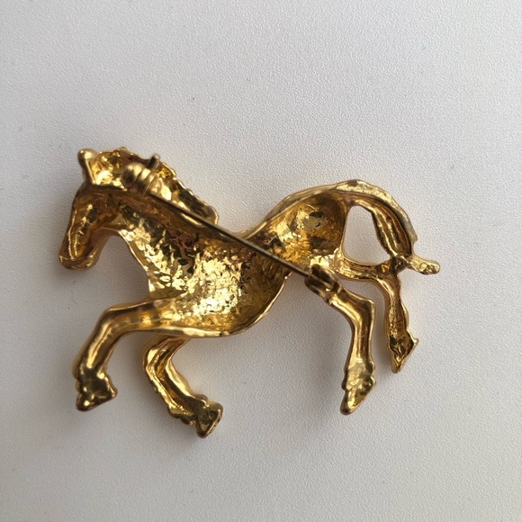 Vintage Brass Gold plated Horse Brooch Pin - Picture 2 of 2